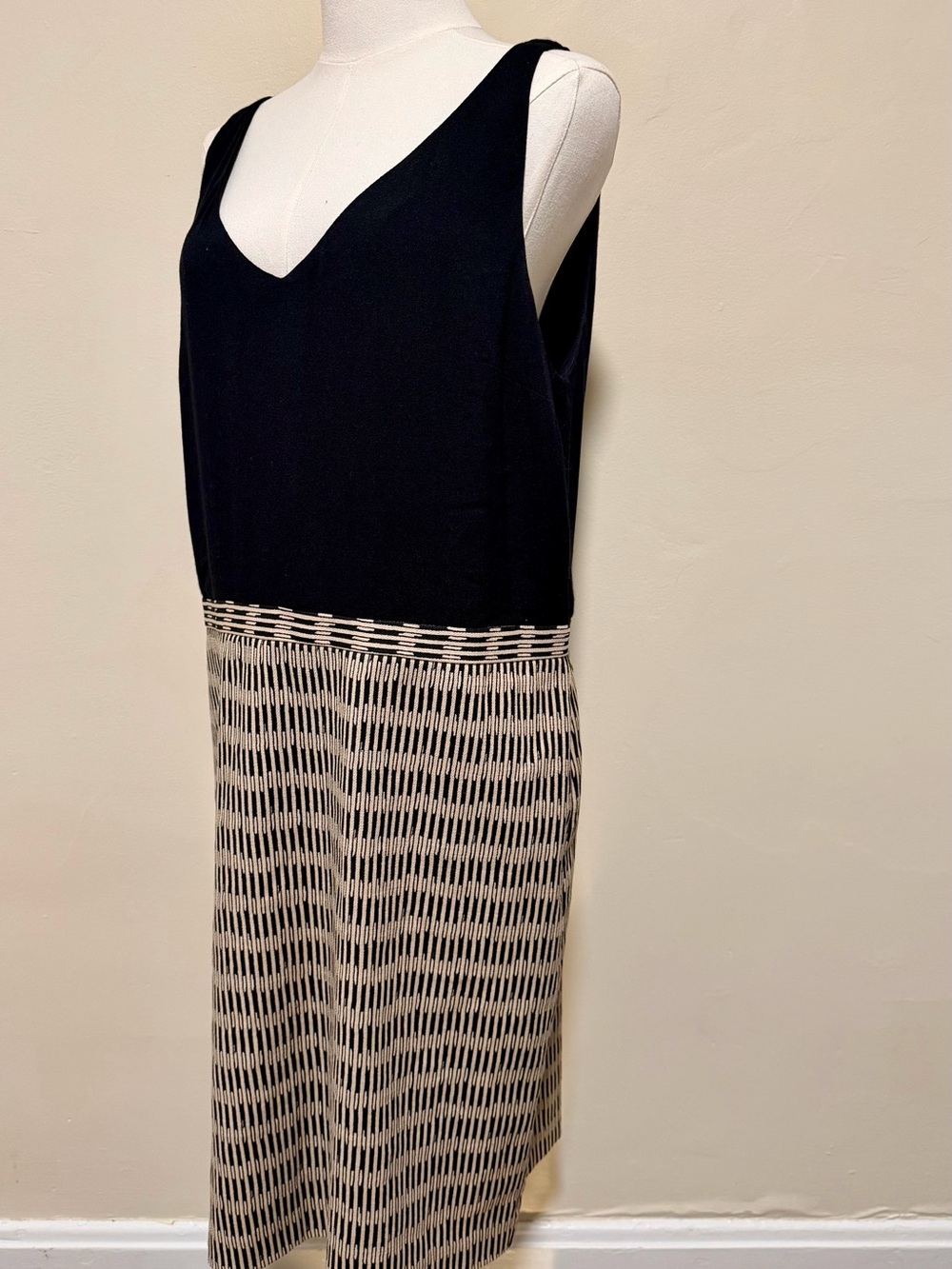 LOFT Black & Cream Sleeveless Midi Shift Dress - Picture 5 of 6